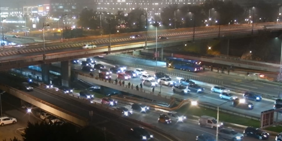 Haos u Beogradu: Igla nema gde da padne - Ovde je totalni kolaps (FOTO)