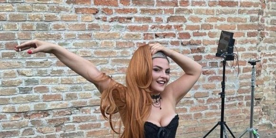 Snimanje krenulo po zlu - Pevačica napadnuta ispred crkve u Vojvodini