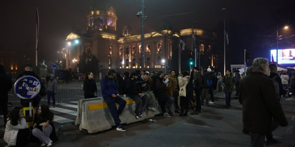Bukti rat u blokaderskim redovima: Napali opoziciju da hoće da im ugase profil na "Instagramu" (FOTO)