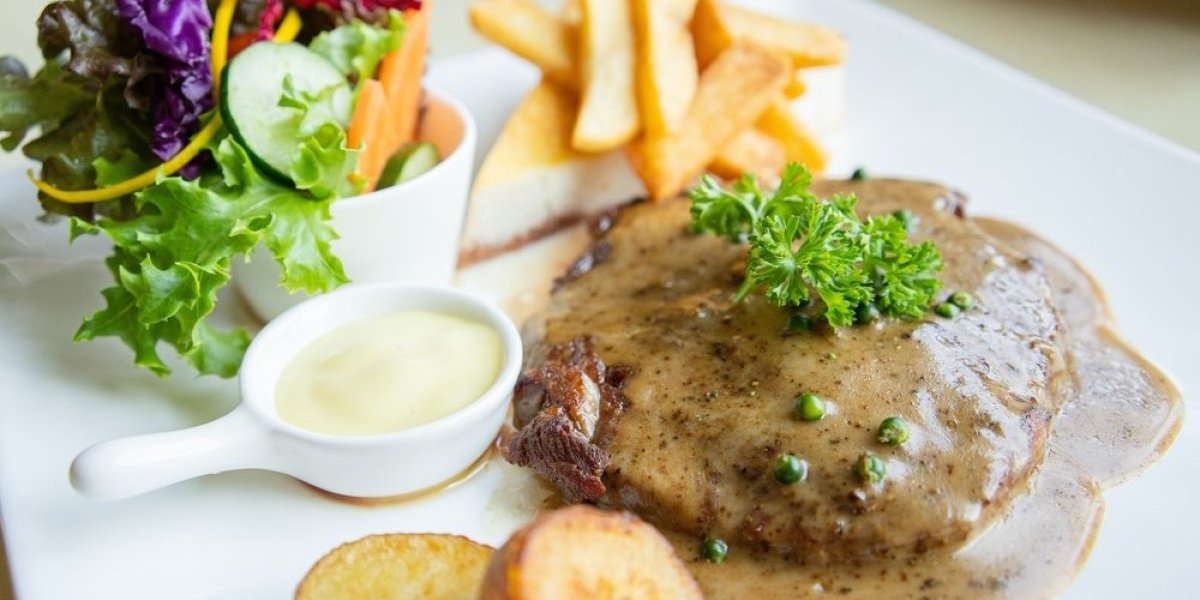 Neodoljive lovačke šnicle u sosu: Ručak koji se pamti - prste da poližeš