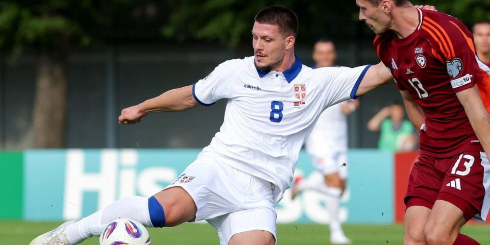 Jović zapalio navijače: "Meni plata ne treba, svi znaju koliko volim Zvezdu"