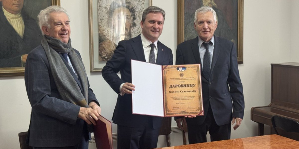 Nikoli Selakoviću uručena zahvalnica Kulturno-prosvetne zajednice Srbije
