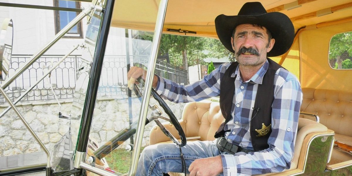 Ovakvu mašinu niste videli: Ručno rađena po uzoru na prvi automobil koji je stigao u Srbiju