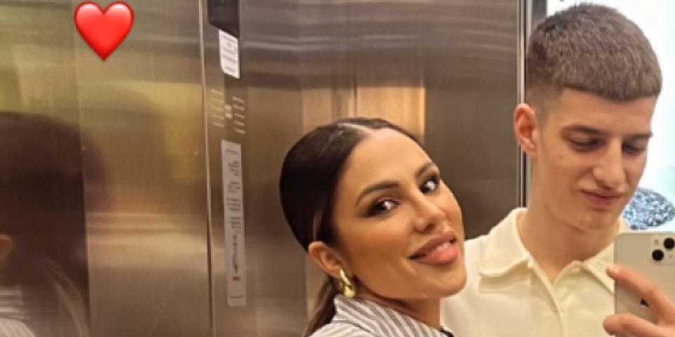 Javno priznao - Dve decenije mlađi tiktoker otkrio detalje odnosa sa Sandrom Afrikom