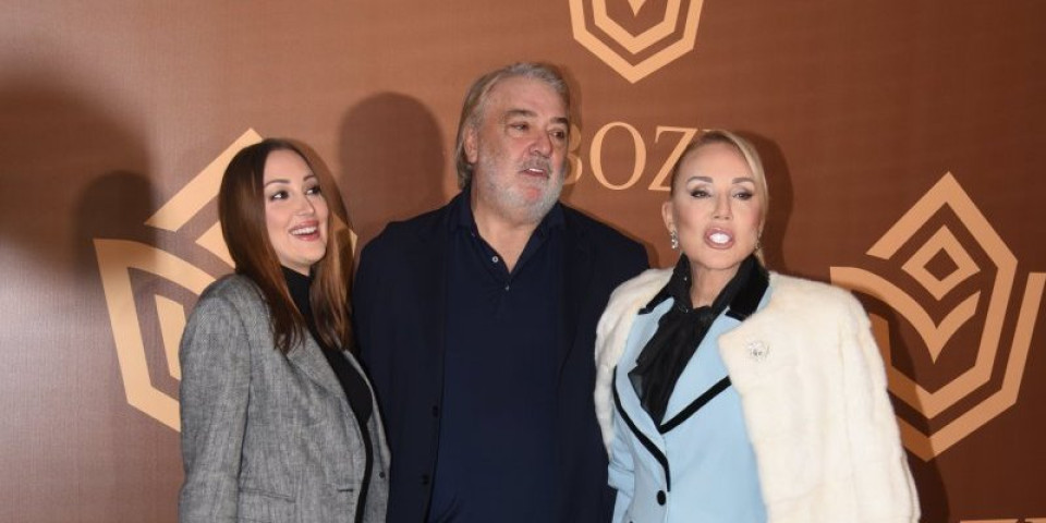 Živojinovići na okupu - Pokrenuli novi biznis, Viktor prvi put u javnosti nakon raskida