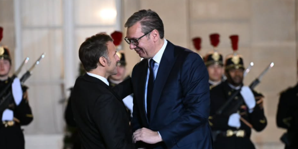 Vučić pre radne večere: Zahvalan sam Makronu na srdačnom dočeku (FOTO)