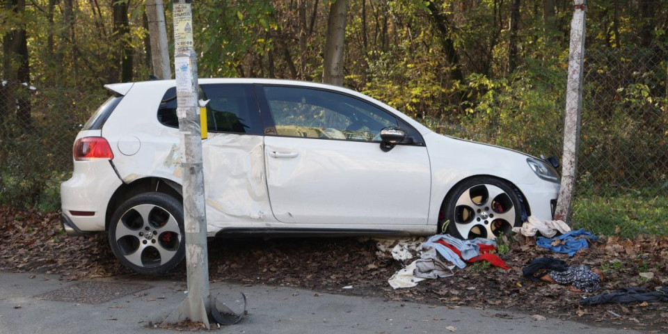 Prve slike užasa na Banjici: Vozač van sebe, kolima prešao preko žene (FOTO/VIDEO)