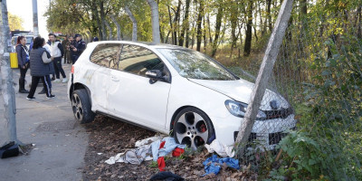 Dve žene teško su povređene u nesreći koja se dogodila na Banjici kada ih je pokosio automobil dok su šetale trotoarom.