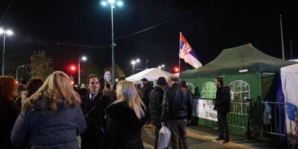 Saznajemo! Blokaderi organizuju prevoz do Novog Pazara - zgubidani pukli totalno (FOTO)