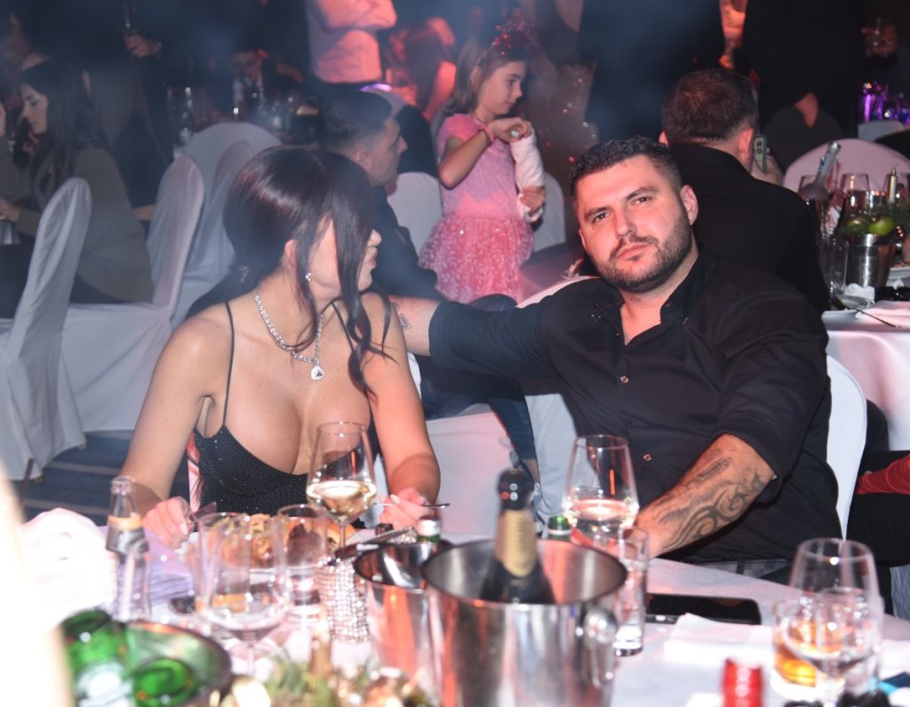 Asminov otac tuži Staniju za iznudu: Zatečen količinom novca koju joj je Durdžić dao