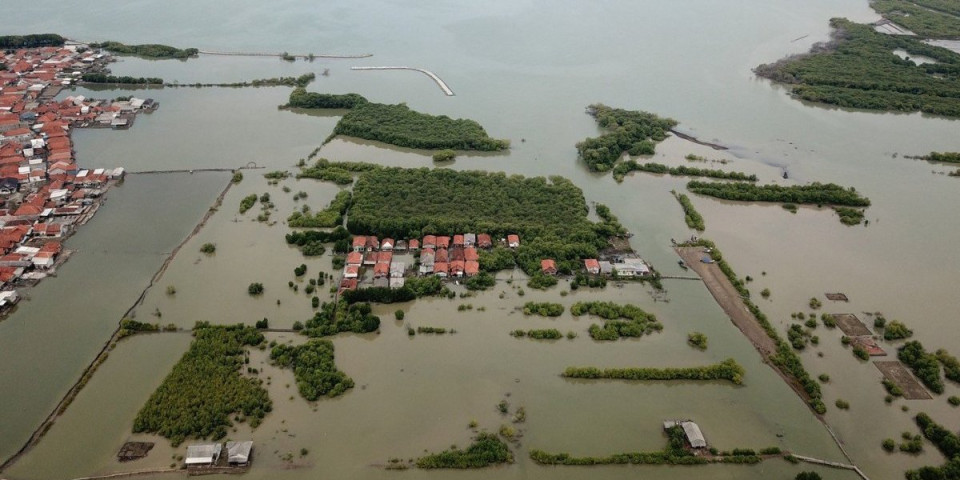 Apokaliptične scene nakon poplava: 6 mrtvih, desetine nestalo - spasioci se bore sa teškim uslovima (VIDEO)