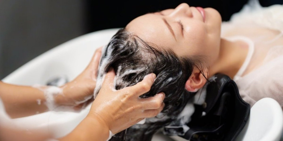 Zbog ove tehnike pranja, kosa će vam rasti kao luda: Zaboravite na skupe preparate, ovo je rešenje