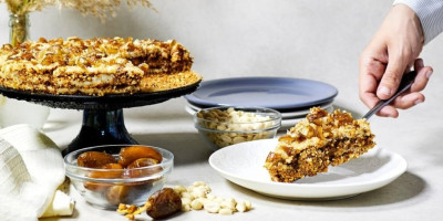 Pasteli se vekovima smatraju jednom od najzdravijih poslastica, jednostavan spoj susama i meda koji postoji još od drevnih civilizacija.