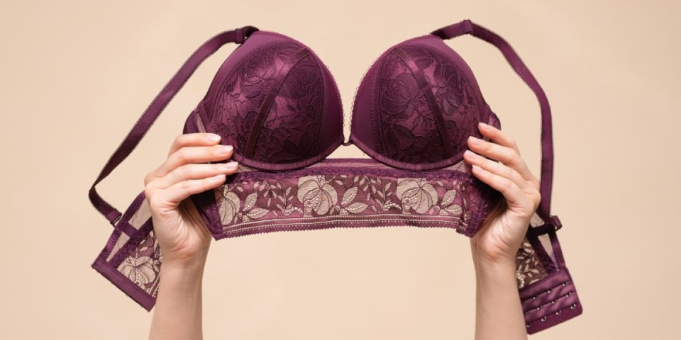 Zatežete naramenice i trpite bol? Evo kako da odaberete pravu veličinu grudnjaka (VIDEO)