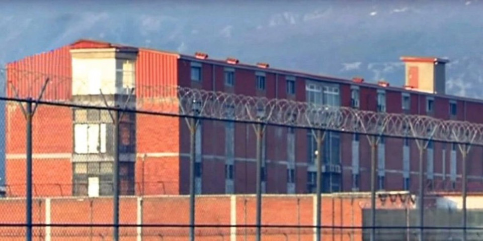 Haos u zatvorima: Telefoni, bodeži, samoubistva...