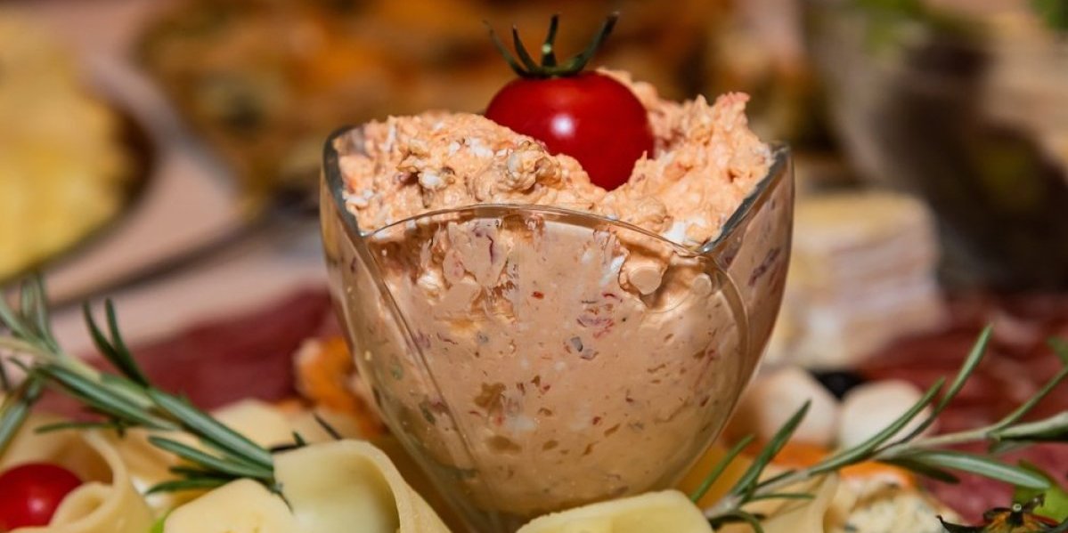 Najbolji recept za urnebes salatu: Kraljica slavske trpeze je idealan dodatak svakom jelu