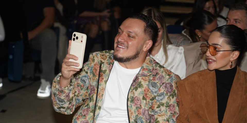 Gastoz u izlasku sa plavušom: Grli je i ljubi joj ruke - Od Anđele Đuričić ni traga (FOTO)