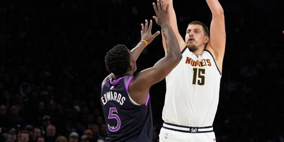 (VIDEO) Ljudi, ovo morate da pogledate! Nestvarni potezi Nikole Jokića, mnogima nije jasno kako mu ovo uspeva