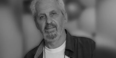 Zlatibor Stojković Bibe, jedan od najvoljenijih meštana Smoljinca kod Požarevca, tragično je preminuo u četvrtak, potvrđeno je iz njegove porodice. Sahrana će se održati sutra, 16. novembra, na seoskom groblju u Smoljincu u 14 časova.