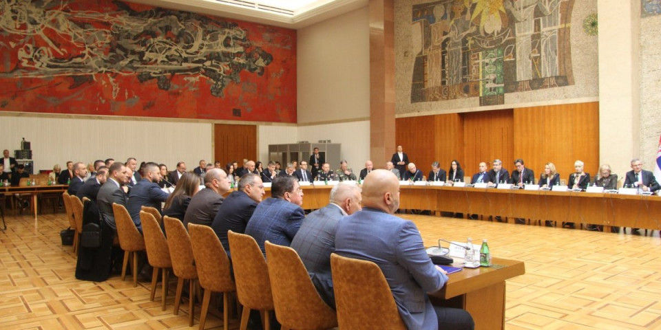 Na stolu ključna pitanja od strateškog značaja za Republiku Srbiju: Vučić danas na sednici sa Macutom i Brnabić