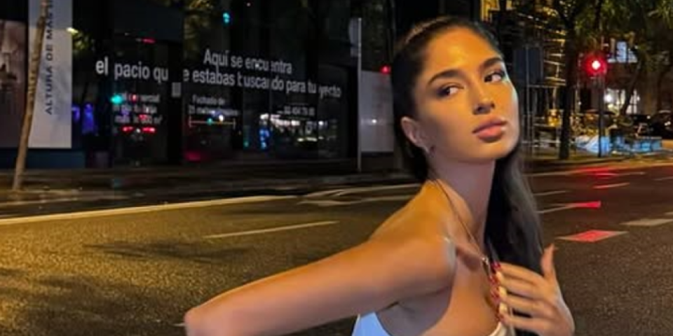 Đina Džinović u društvu misterioznog muškarca - Uživaju daleko od Srbije (FOTO)