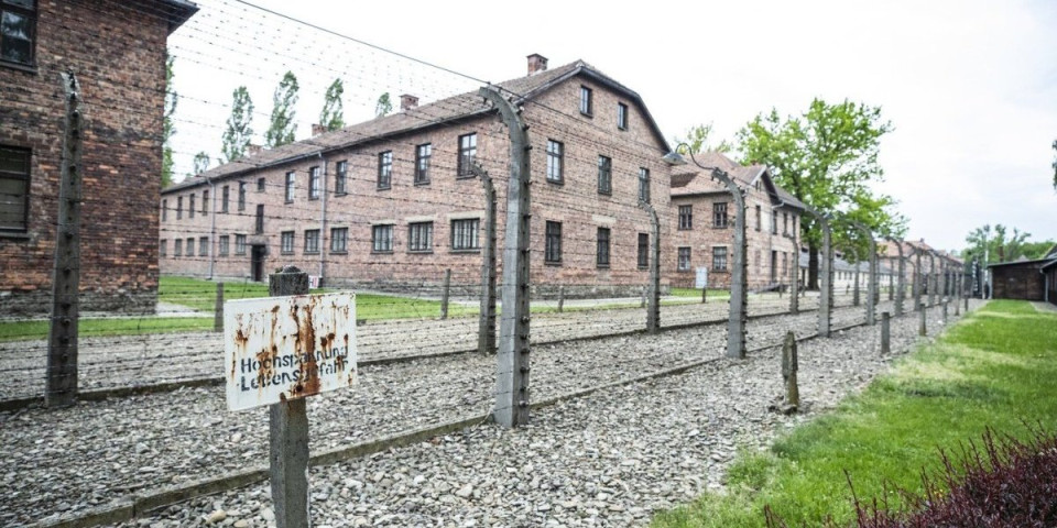 "Danas" prešao igricu u antisrpstvu: Srbima pripisan pokušaj formiranja "novog Aušvica" na KiM