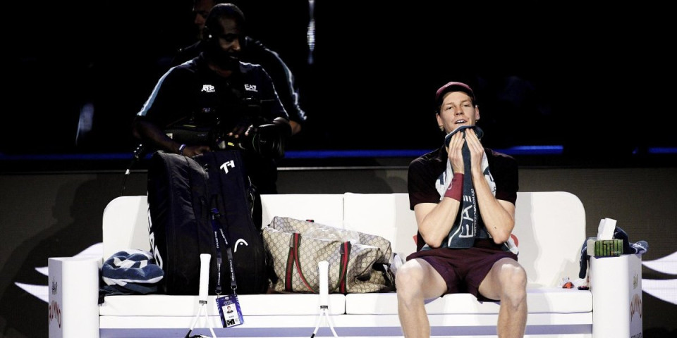 Nova drama u Torinu: Navijač se srušio na tribinama, prekinuto finale Alkaraza i Sinera