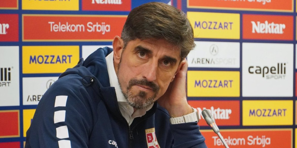 Paunović se iznervirao na pitanje o ostanku pa pokazao srce: Ja uvek radim na duge staze