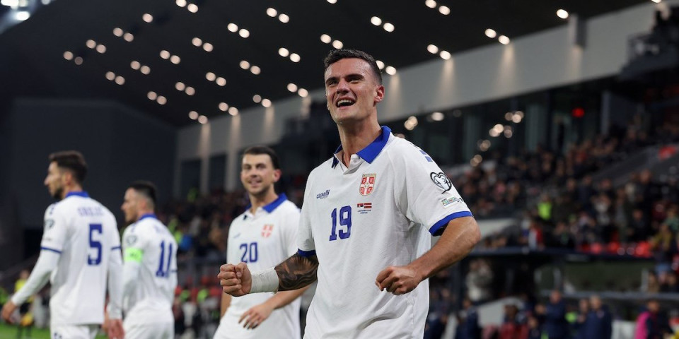Kakav otac - takav sin: Dejan i Aleksandar Stanković na isti način postigli prvi gol za reprezentaciju