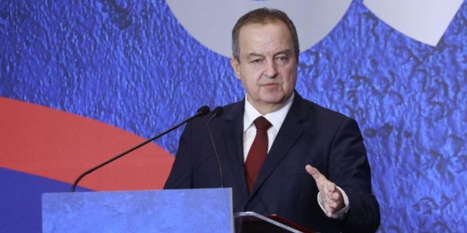 Hitno se oglasio Dačić: Dileru iz Beograda zaplenjen kokain i heroin vredni 350.000 evra - nećete verovati gde mu je bio štek