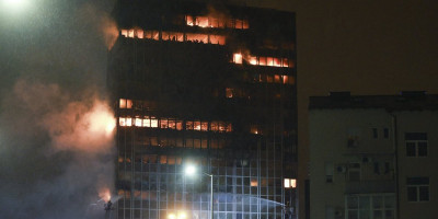 Strašni prizori nakon požara koji je protekle noći progutao zgradu zagrebačkog Vjesnika, nekada ponosa hrvatske prestonice.