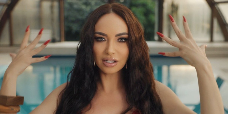 Pevačica promenila pravila u Egiptu - Nijedna žena ovo do sada nije uradila tamo