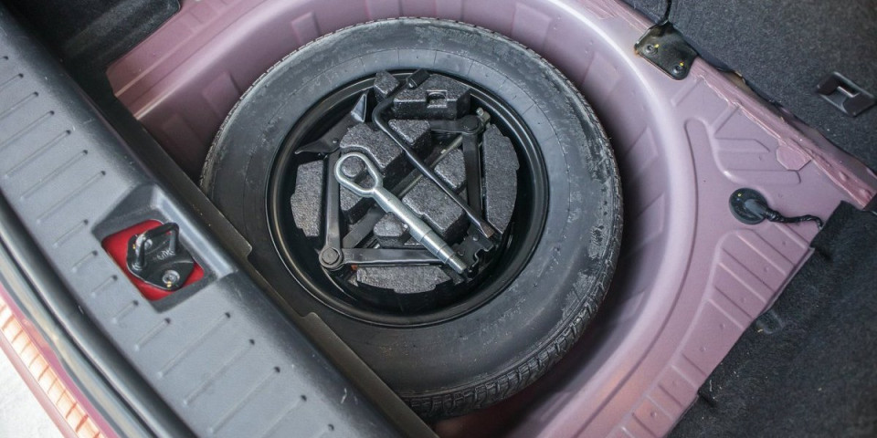 Rezervna guma odlazi u zaborav? Umesto točka, ovu stvar morate imati u gepeku