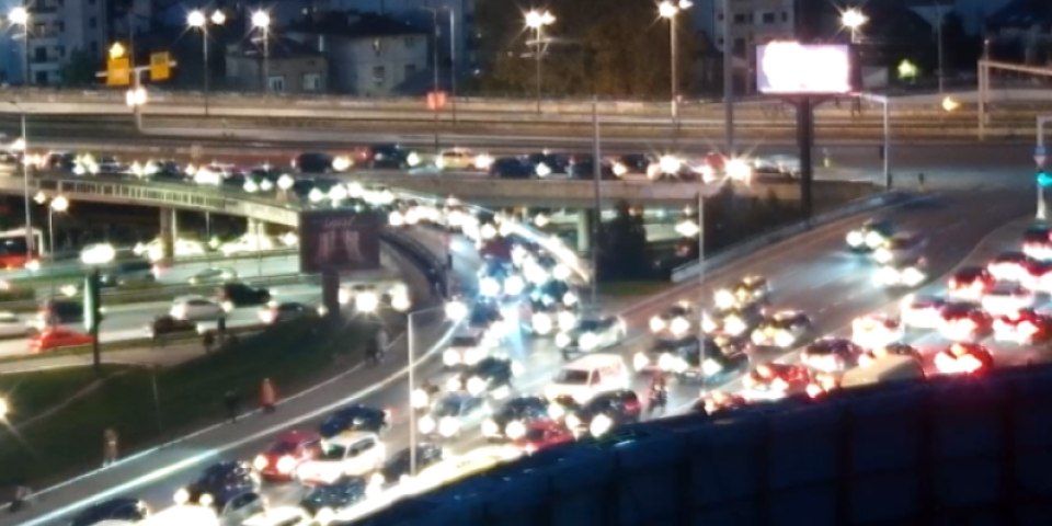 Totalni haos u Beogradu: Gužve na sve strane - Ovde ne može ni da se mrdne (FOTO)