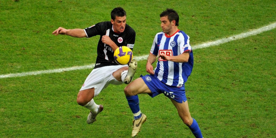 Propast nekada velikog talenta: Oduševio na Svetskom prvenstvu, a sada pijan spava u Mercedesu