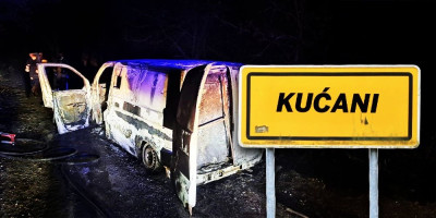 Filmska pljačka 2 miliona evra u Raškoj uzbunila je javnost, a potraga za počiniocem i bogatim plenom traje od sinoć kada su radnici blindiranog kombija za transport novca prijavili policiji da im je vozilo oteto.