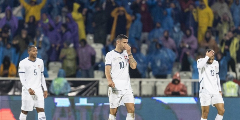 Šok scena u Prištini! Navijači tzv. Kosova na stadionu "Fadilj Vokri" ceo meč zviždali Granitu Džaki!