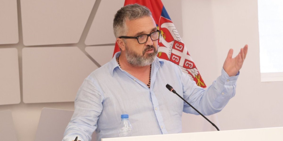 DOSTA ZLOČINA! Dragan J. Vučićević: Spremni su da gaze preko mrtvih, bukvalno