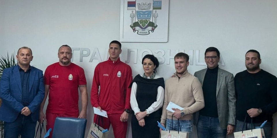 Ovo je grad šampiona: I evropska i svetska titula stigle u Loznicu