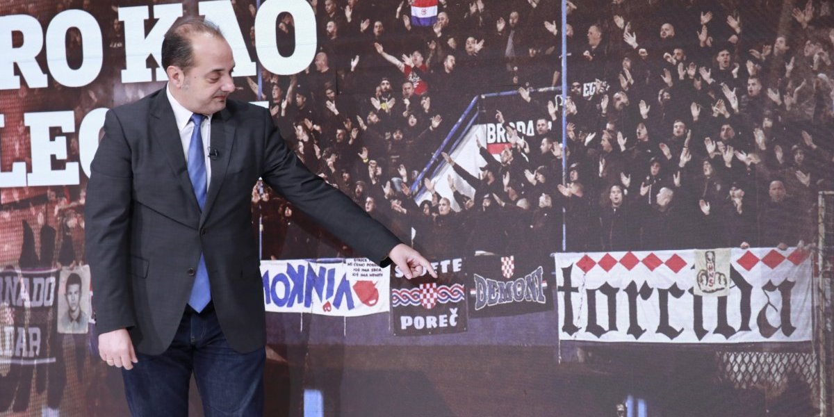 (VIDEO) Šok u studiju Informera: Istoričar je morao da ustane sa mesta da bi objasnio udarnu temu