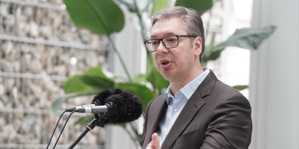 Vučić odgovorio Dijani Hrki: Ne pada mi na pamet da vređam porodice blokadera