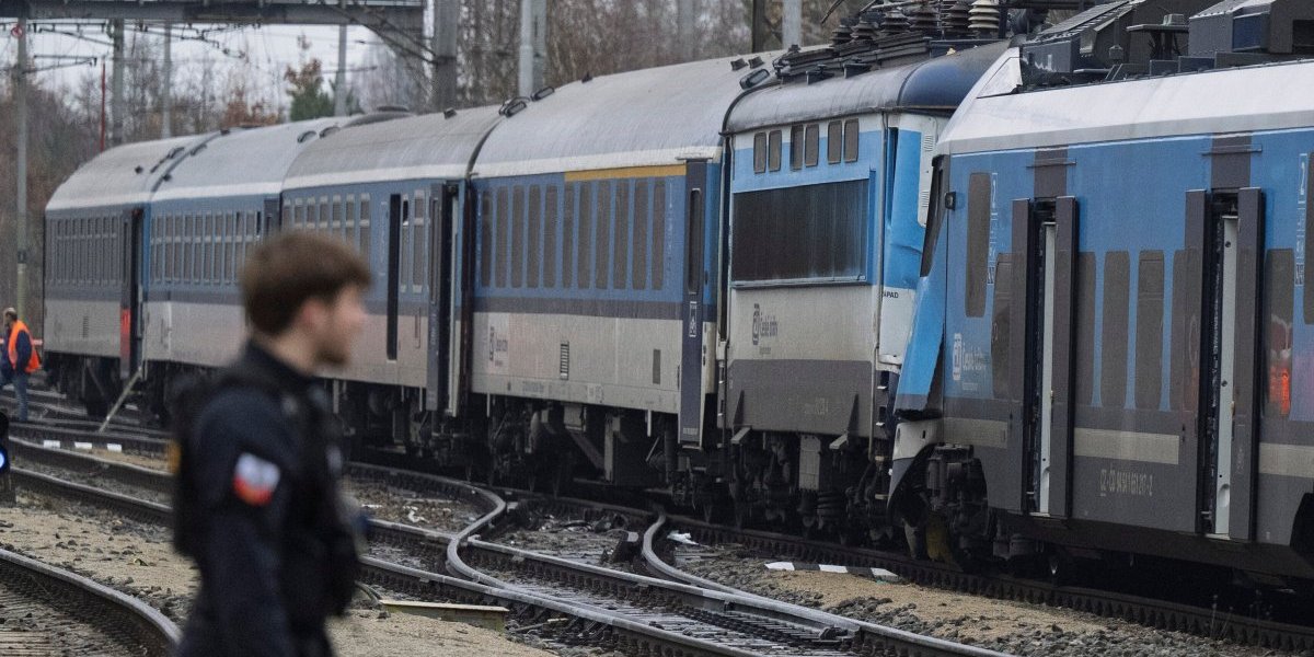 (VIDEO) Strašan sudar vozova, veliki broj povređenih: Stigli prvi snimci sa lica mesta, scene su jezive