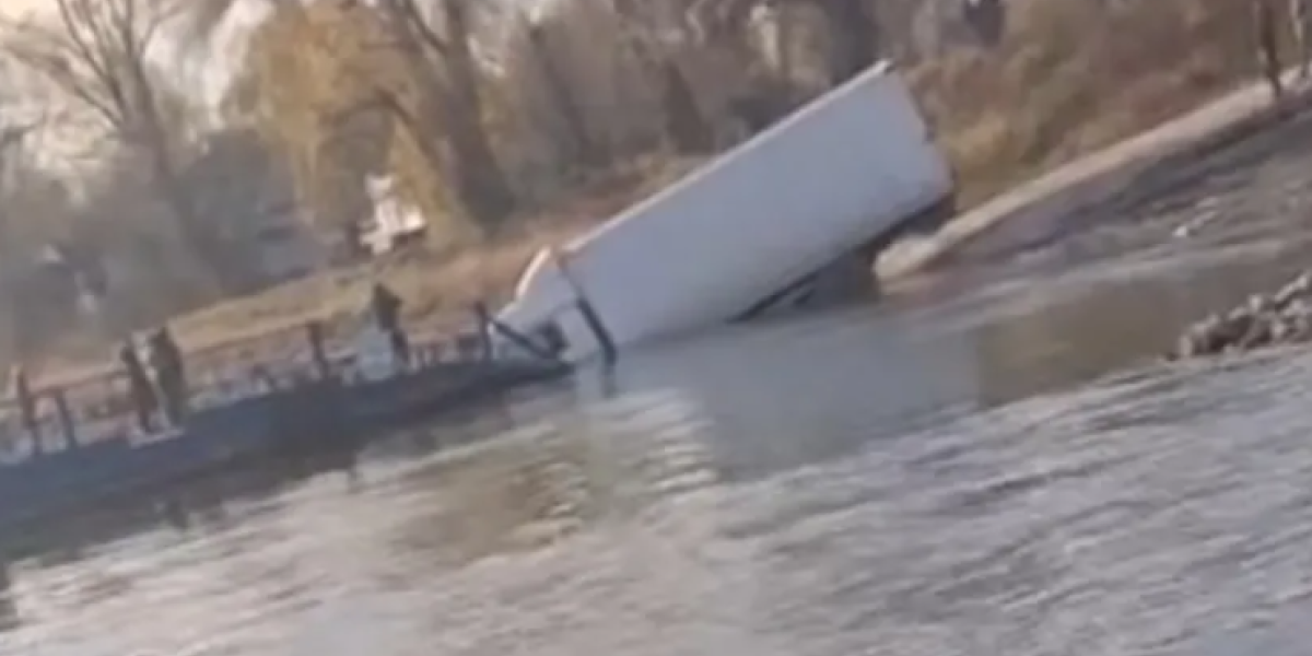 Stravičan prizor na Dunavu: Kamionom sleteo u reku