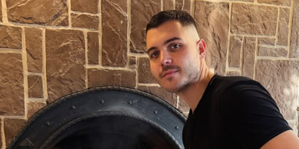 Viktor Živojinović pokazao kako sprema slavu - Ovakav hleb niste videli (FOTO)