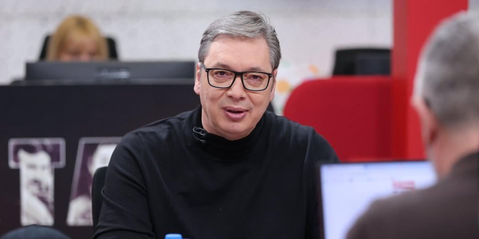 Vučić o Brižit Makron i monstruoznim optužbama na njen račun: "Ona je toliko pametna, toliko obrazovana žena..."