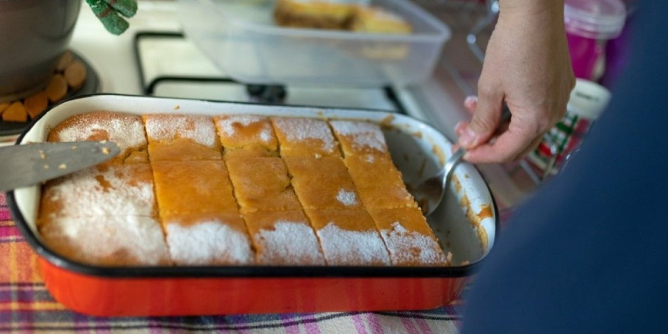 Najbolji recept za pitu sa jabukama: Starinska poslastica koja se topi u ustima, uspeva i početnicima
