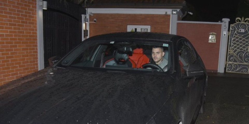 Poznati se sjatili kod Živojinovića - Viktor otkrio šta će se naći na trpezi