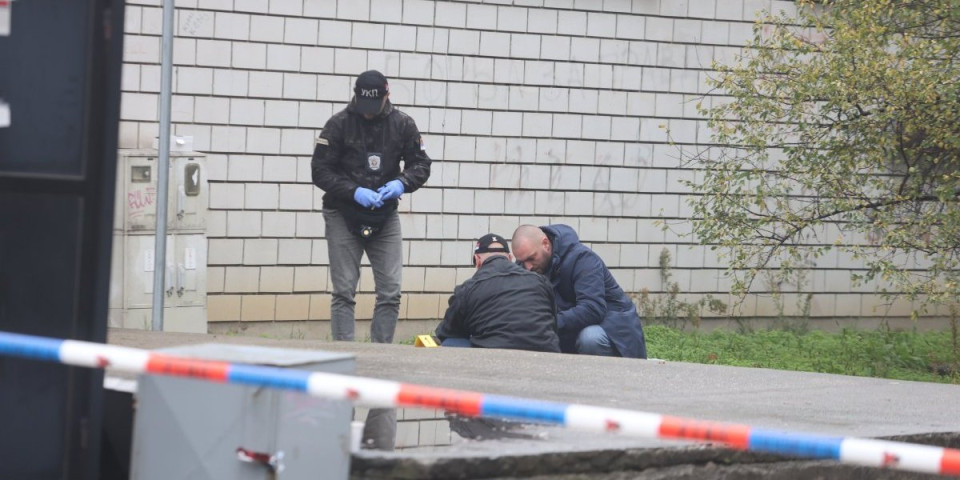 "Zašto, jaoj": Prolomili se krici na mestu ubistva u Beogradu - prizor ledi krv u žilama (FOTO)
