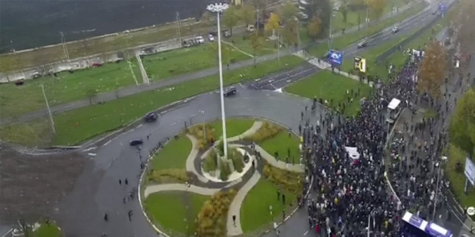 Još jedno brukanje: Šačica blokadera glumi protest - opet pokazali da su pukli (FOTO)