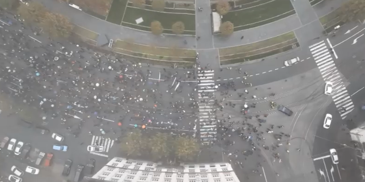 (VIDEO) Građani ismejali protest blokadera: "Malo" ste pukli, svima se se*e od Štimca